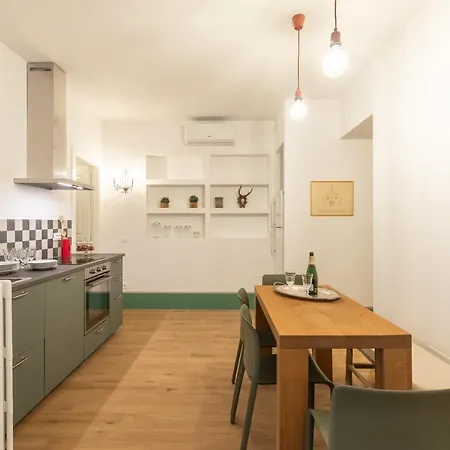 Popolo Charming Apartament *